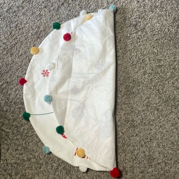 36” Tree Skirt - Picture 7 of 10
